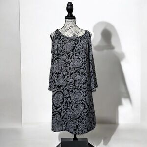 3/4 Sleeve Cold Shoulder Shift Dress